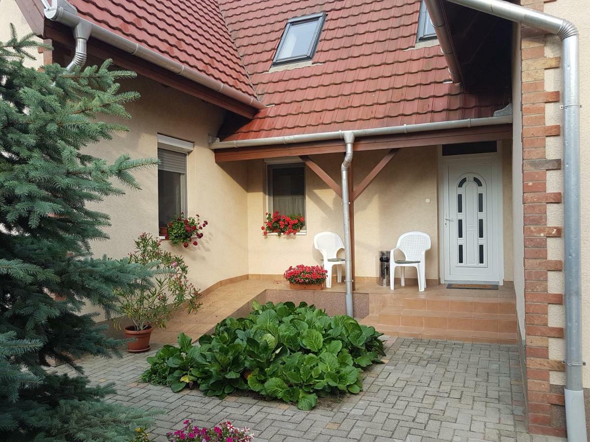 Villa Bellanova Hajdúszoboszló Екстериор снимка